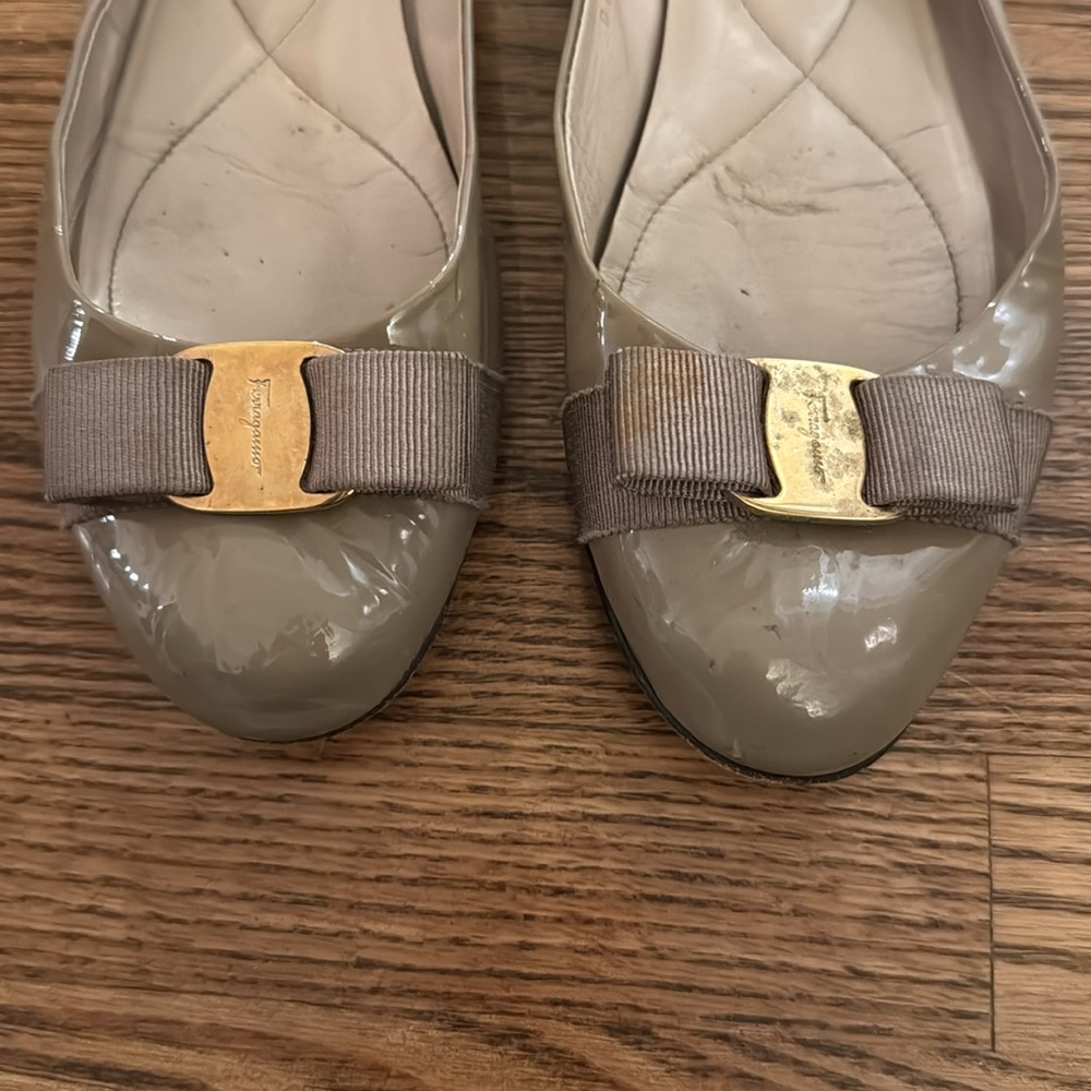 Salvatore Ferragamo Grey Patent Ballet Flats